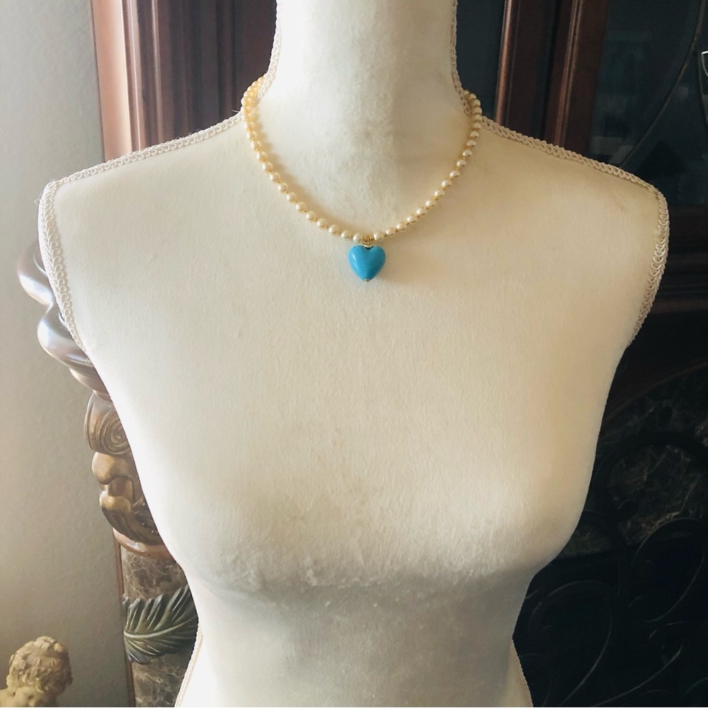 Handcrafted repurpose faux turquoise heart pendant Czech glass Pearl necklace - Picture 5 of 11